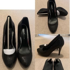 Brand NEW black heels in size 5.5